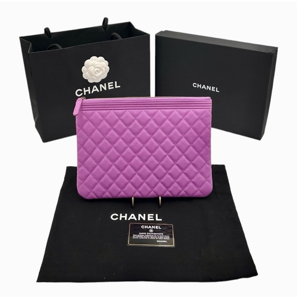 CHANEL Caviar Quilted Pouch Clutch - Picture 2 of 5